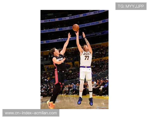 东契奇双线承压：在新赛季的高期望中如何破茧成蝶？